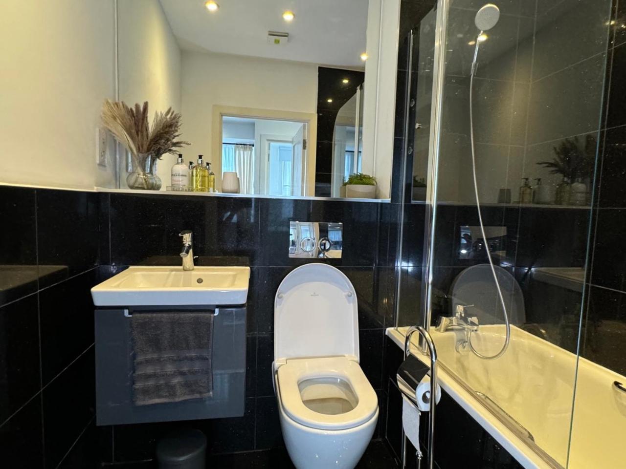 Luxury 2 Bedroom Apartment In Central Croydon With Free Parking Esterno foto